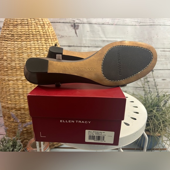 NIB VTG Ellen Tracy 'Janelle' Sandal in Chocolate Size 9 - Picture 4 of 11